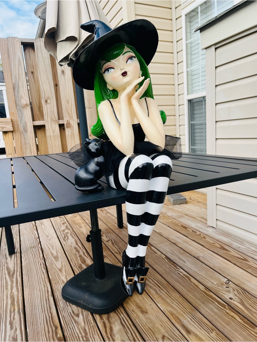 NWT VIRAL Bella Lux Witch Figurine with Black Cat and Green Hair - Picture 4 of 10